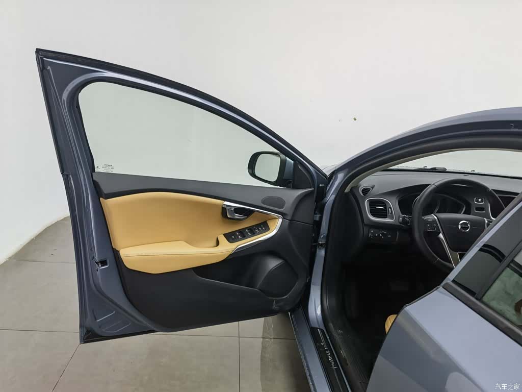 Volvo V40, 2017 8