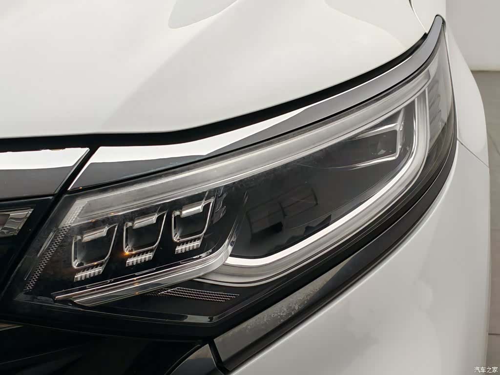 Roewe iMAX8, 2021 7