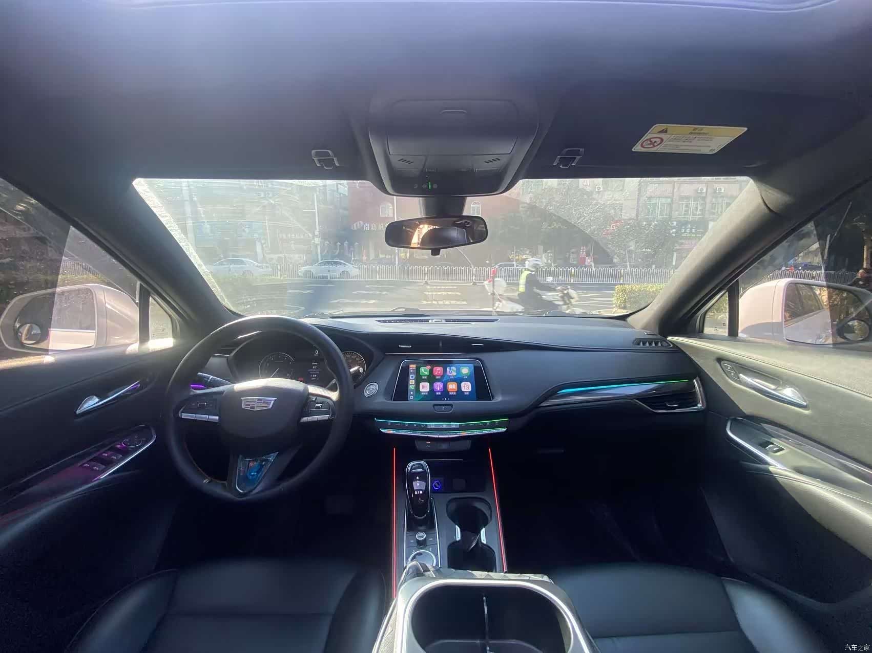 Cadillac XT4, 2022 13