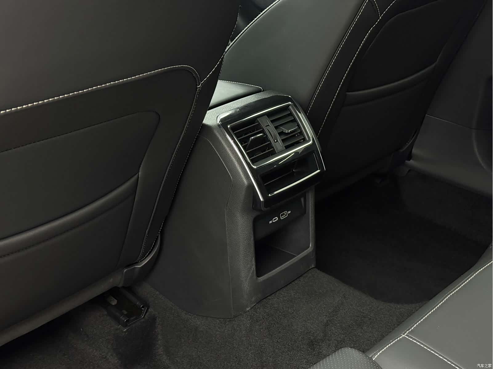 Skoda Superb, 2023 11