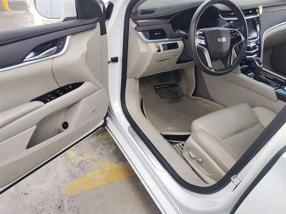 Cadillac XTS