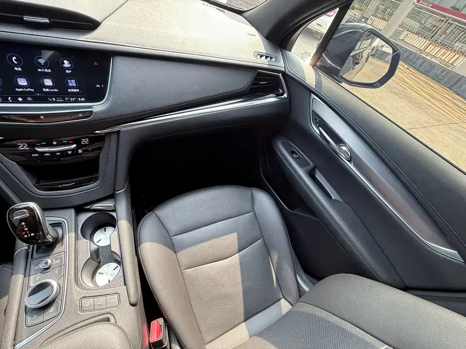 Cadillac XT6