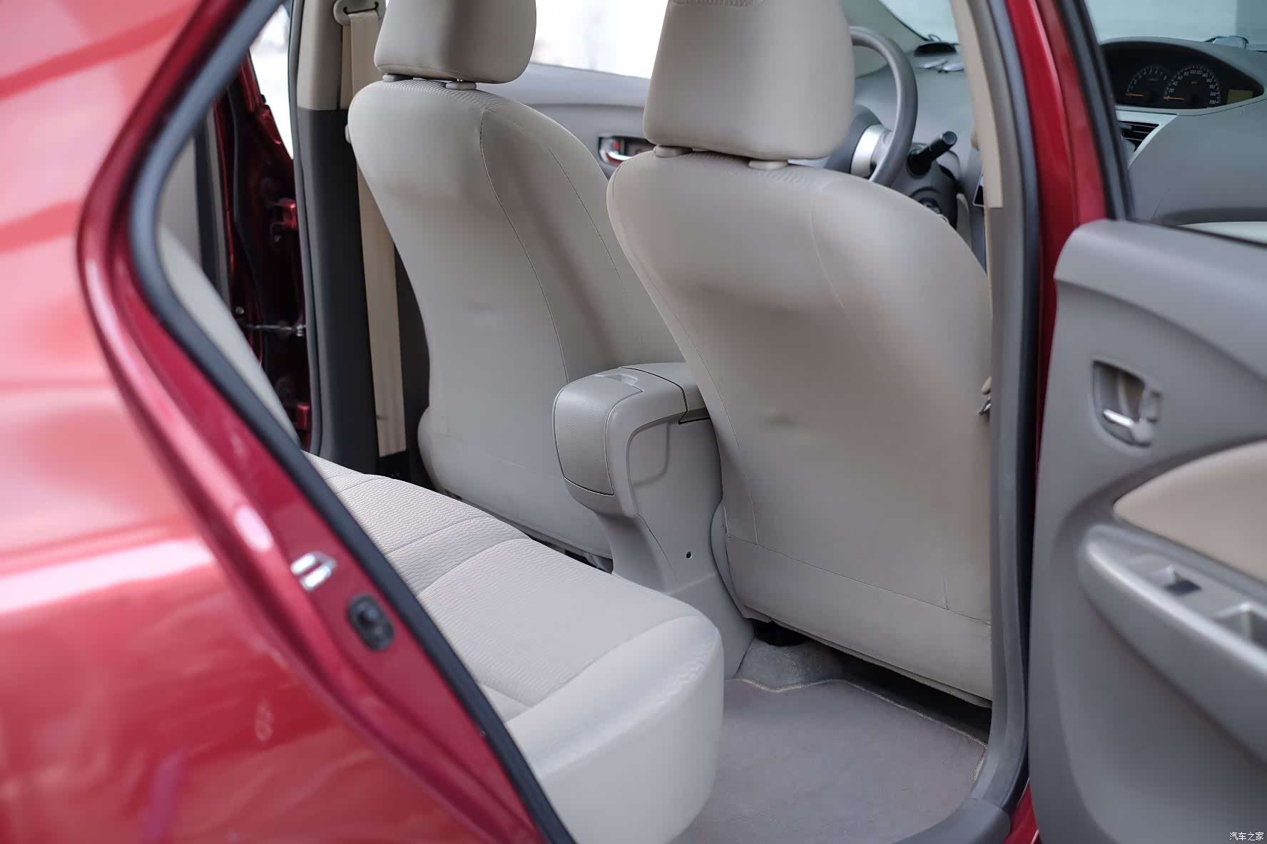 Toyota GL-S, 2012 25