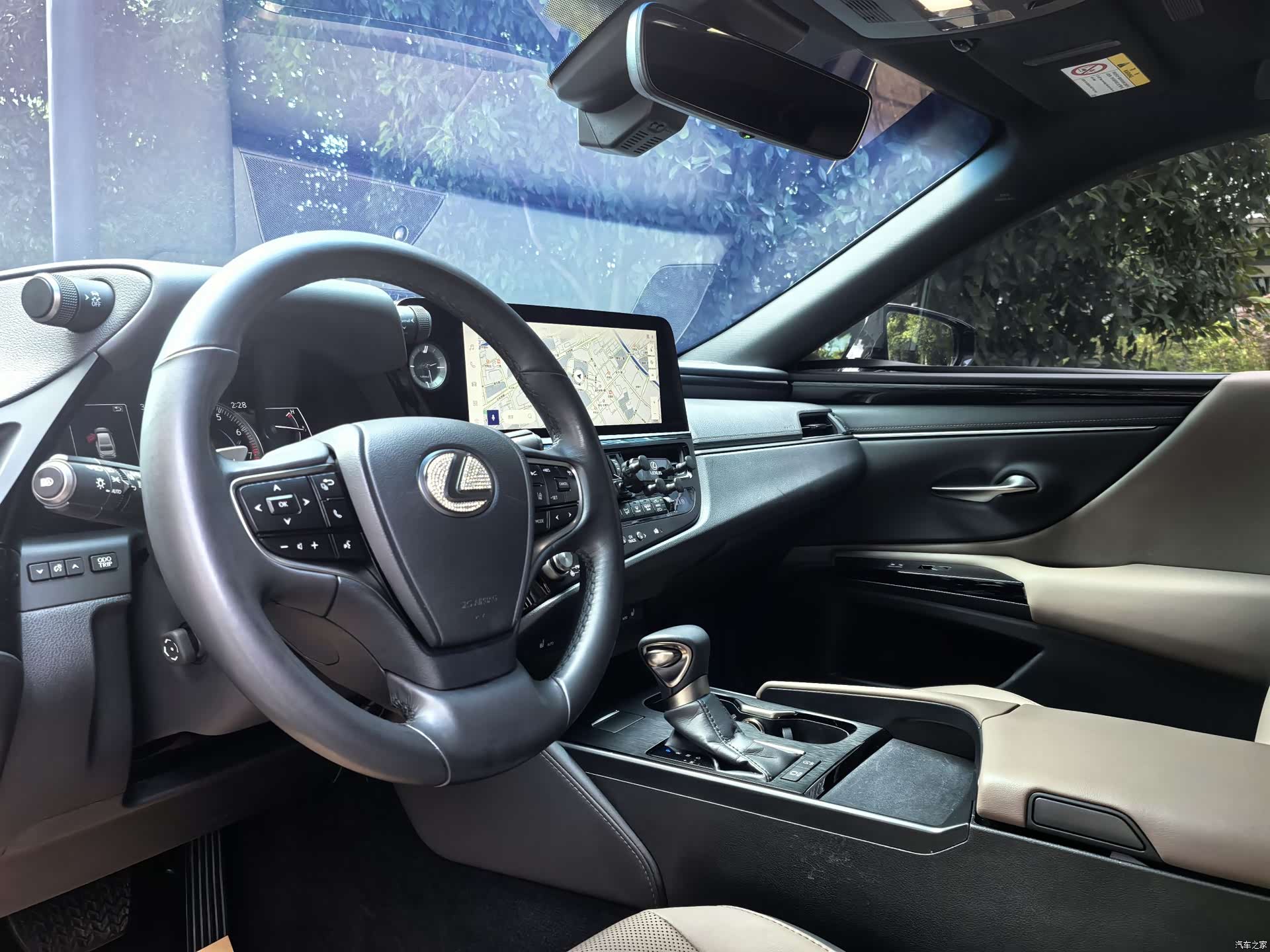 Lexus ES, 2023 7