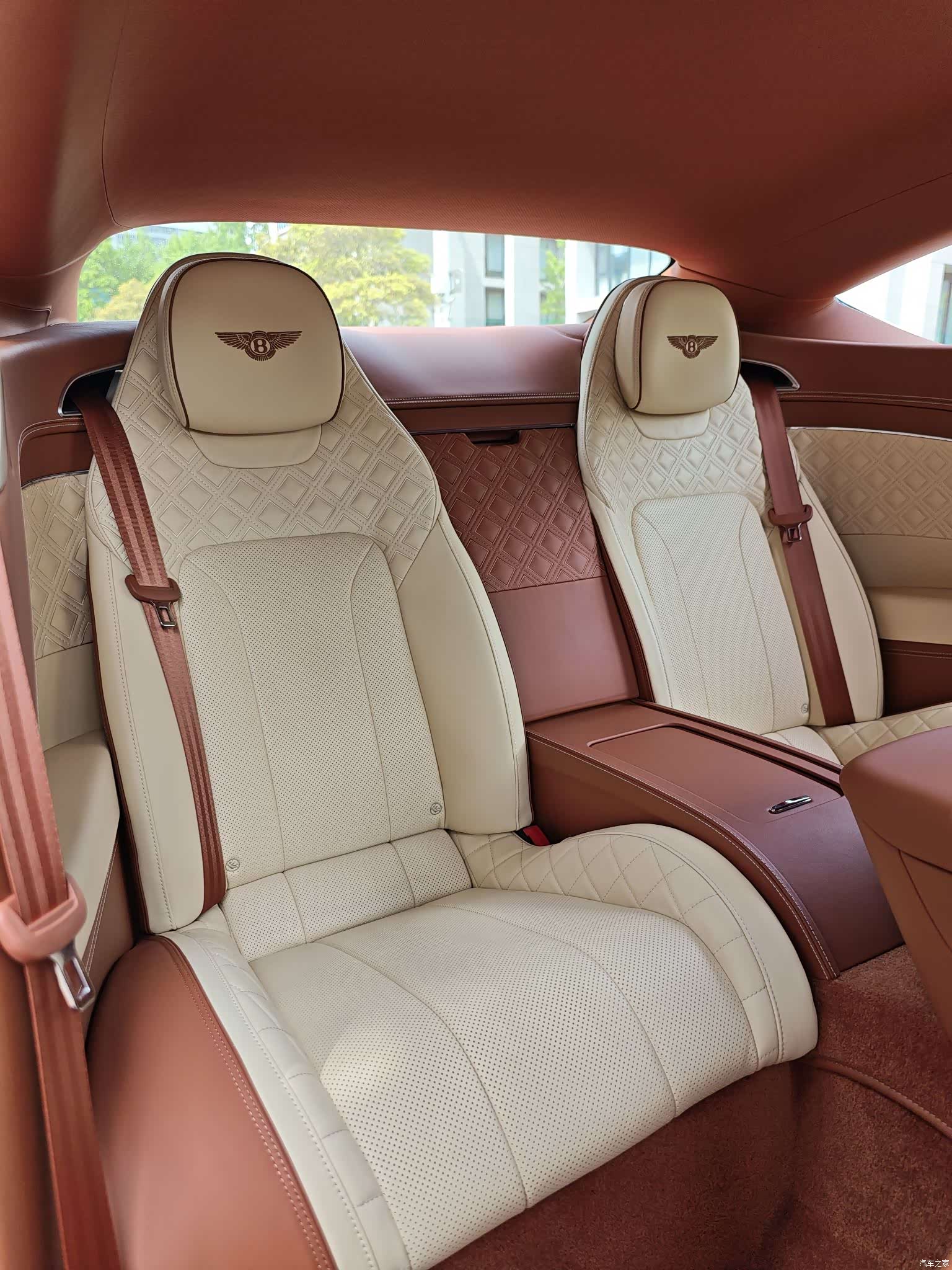Bentley Continental GT, 2019 14