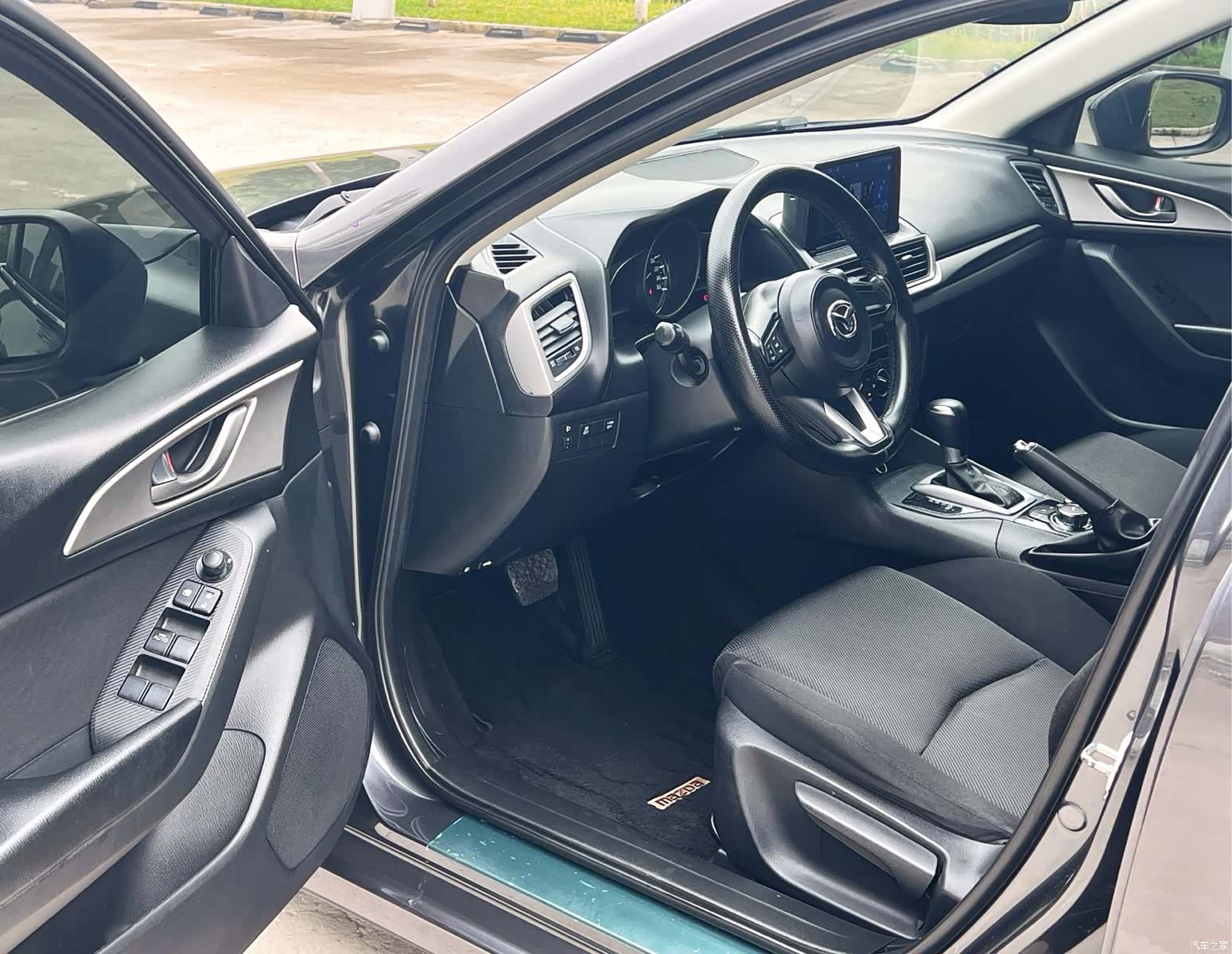 Mazda Mazda3, 2017 8
