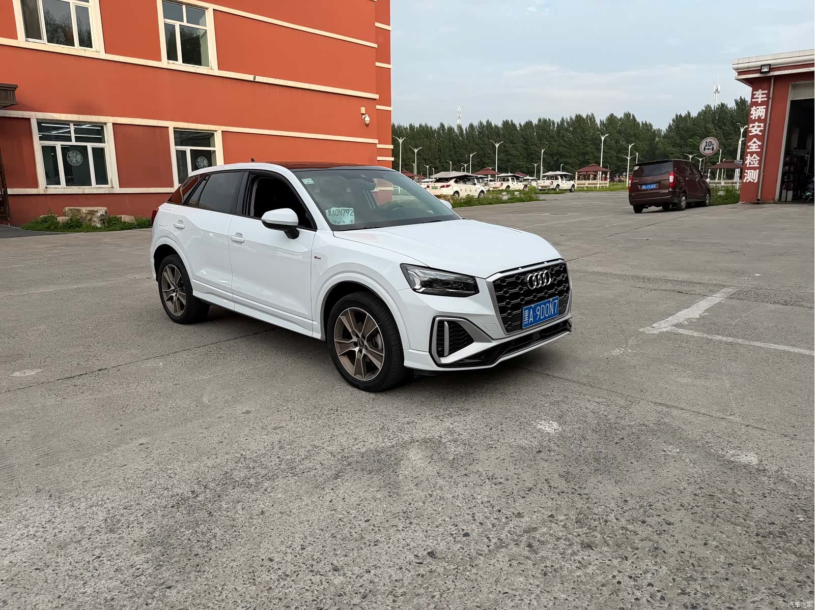Audi Q2L, 2022 3