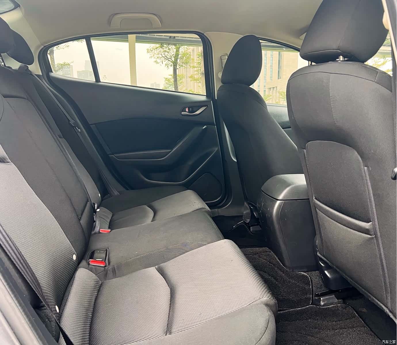Mazda Mazda3, 2017 12