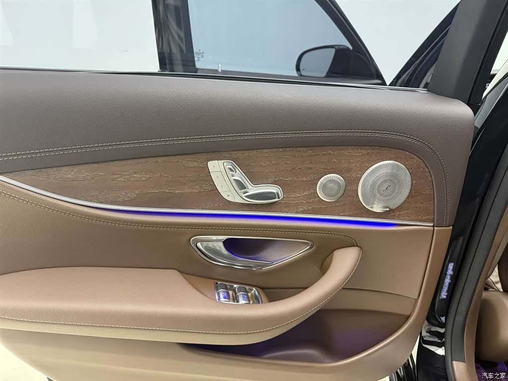Mercedes-Benz E-Class, 2022 13