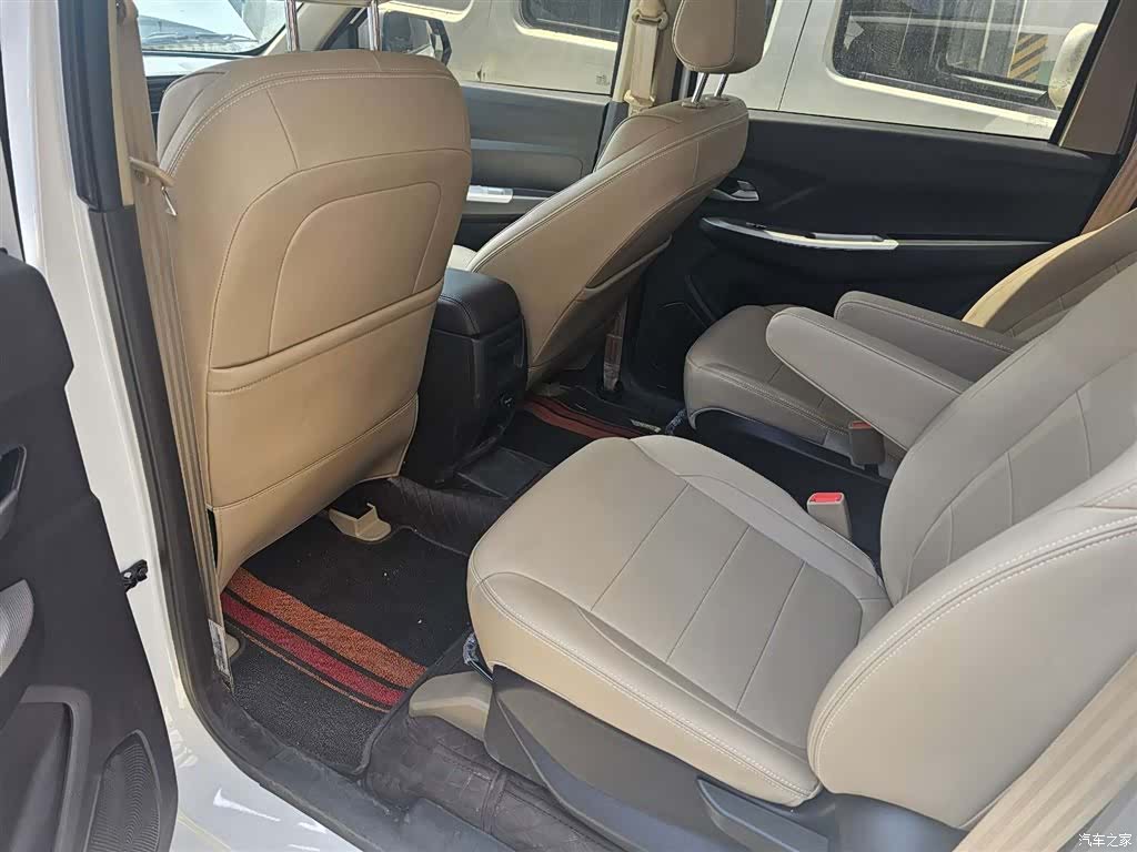 Wuling Hongguang, 2026 все фото