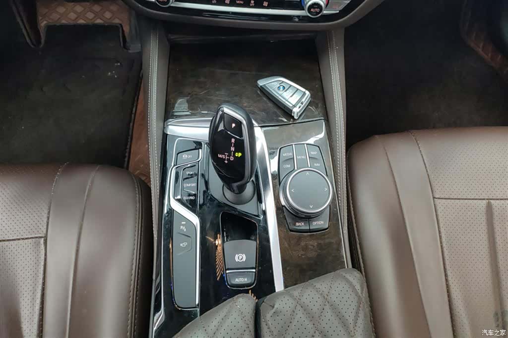BMW 5 Series, 2020 16