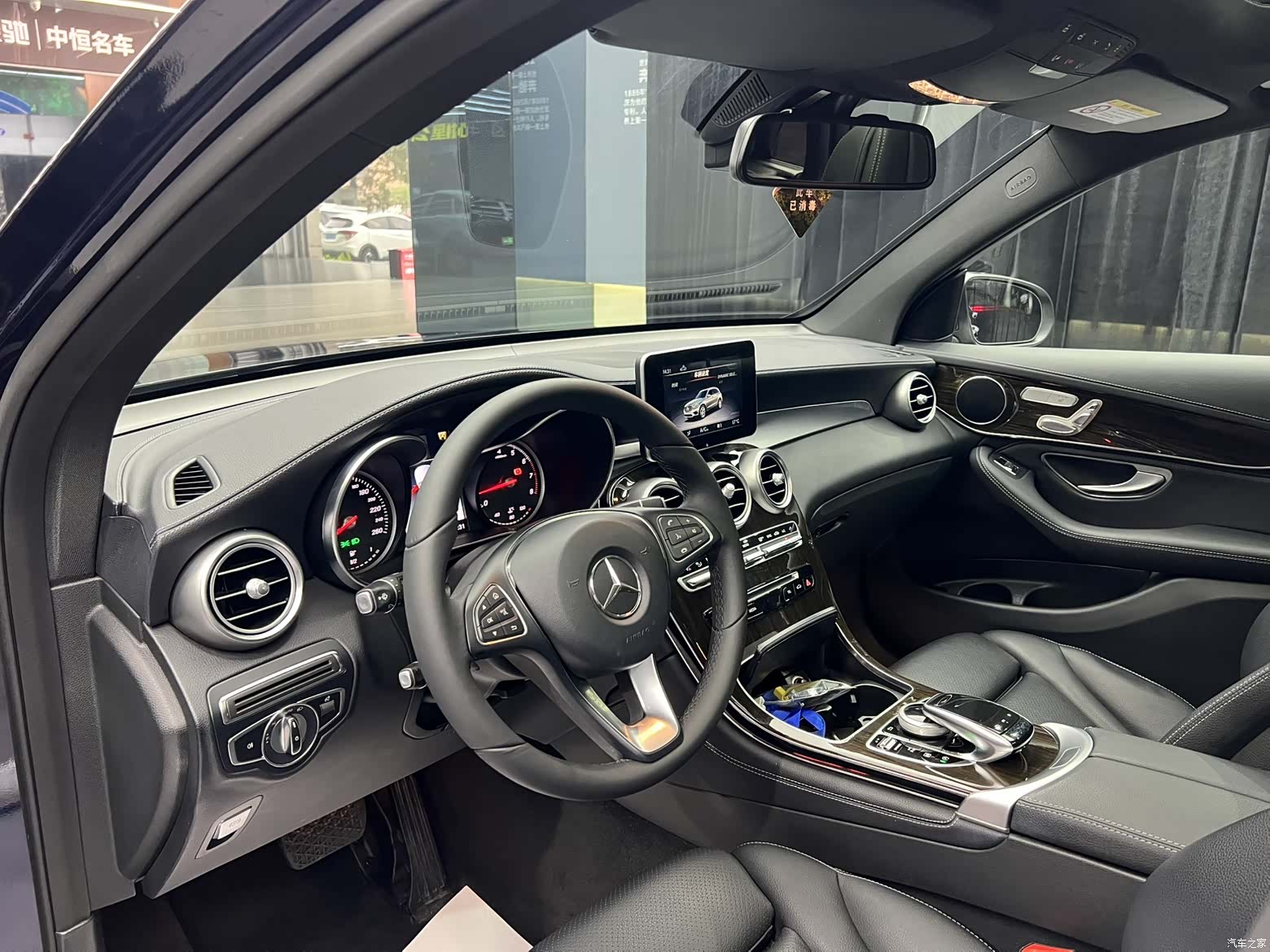 Mercedes-Benz GLC, 2018 13