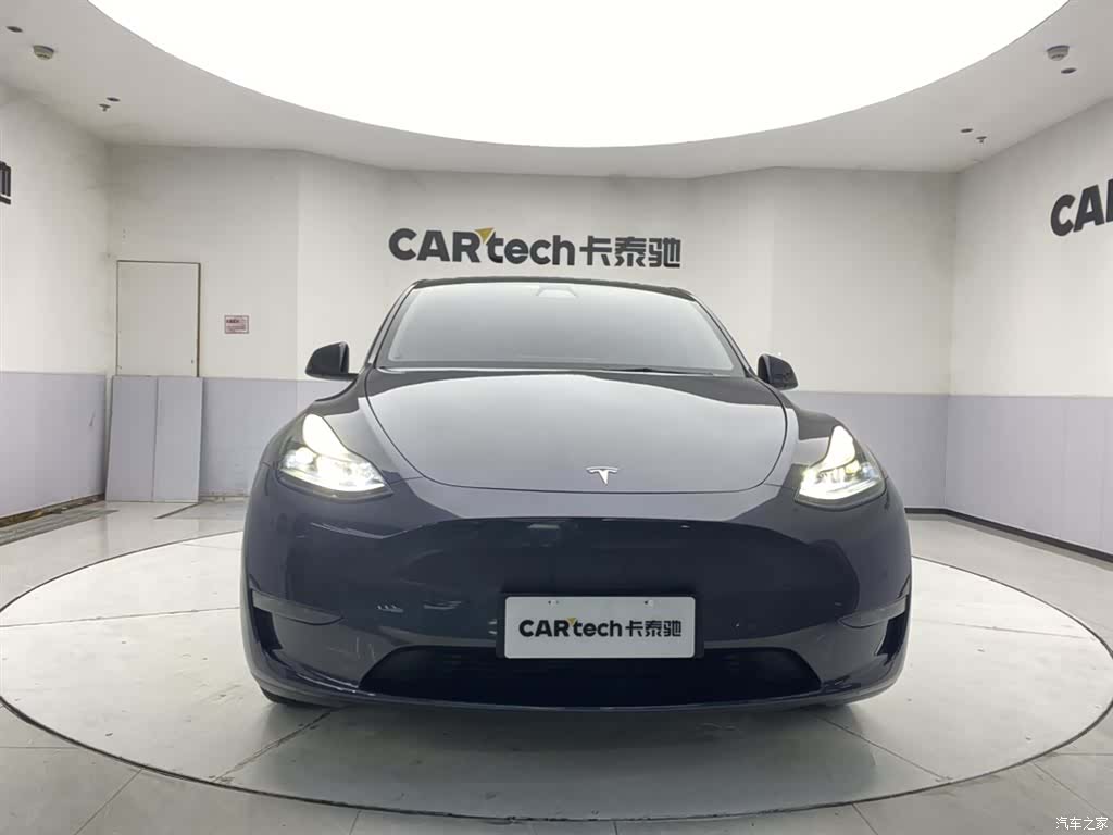 Tesla Model Y, 2021 3