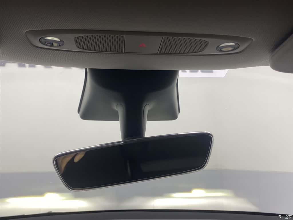 Tesla Model Y, 2021 27