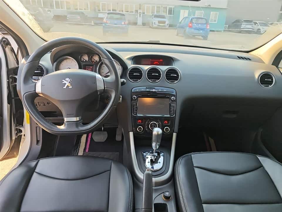Peugeot 408