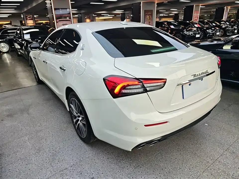Maserati Ghibli Maserati Ghibli