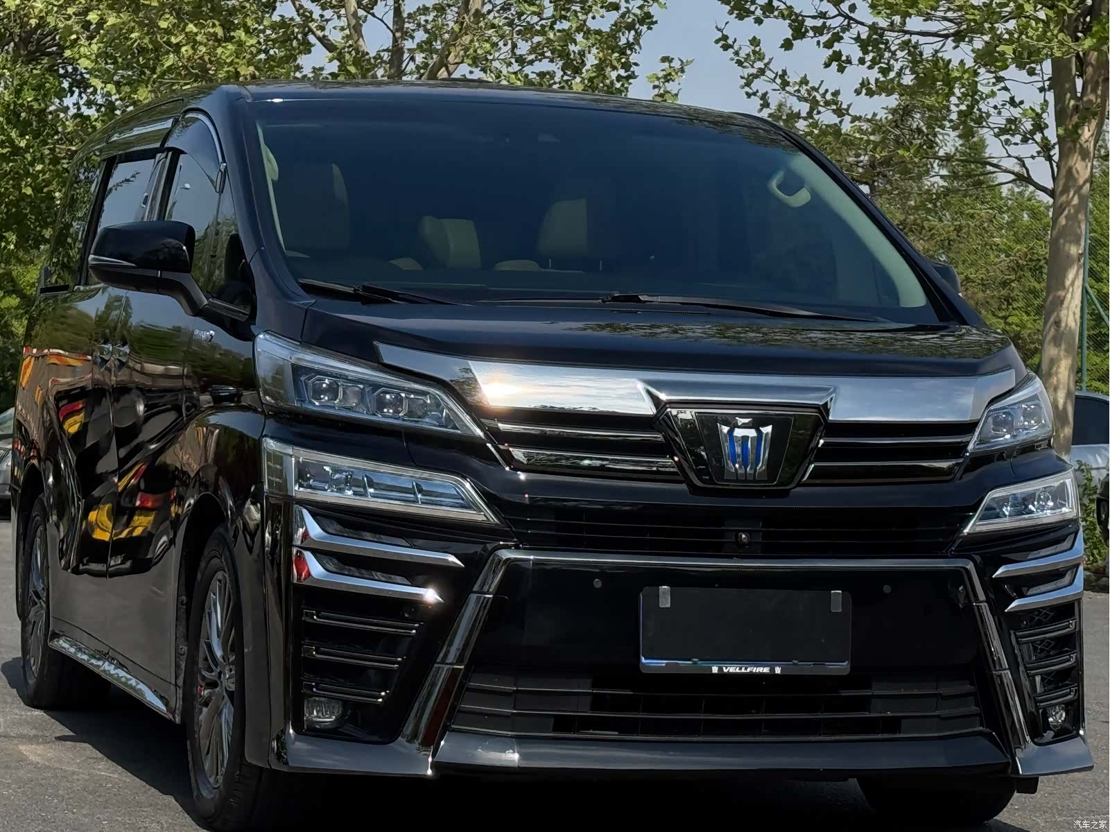 Toyota Vellfire, 2021 3