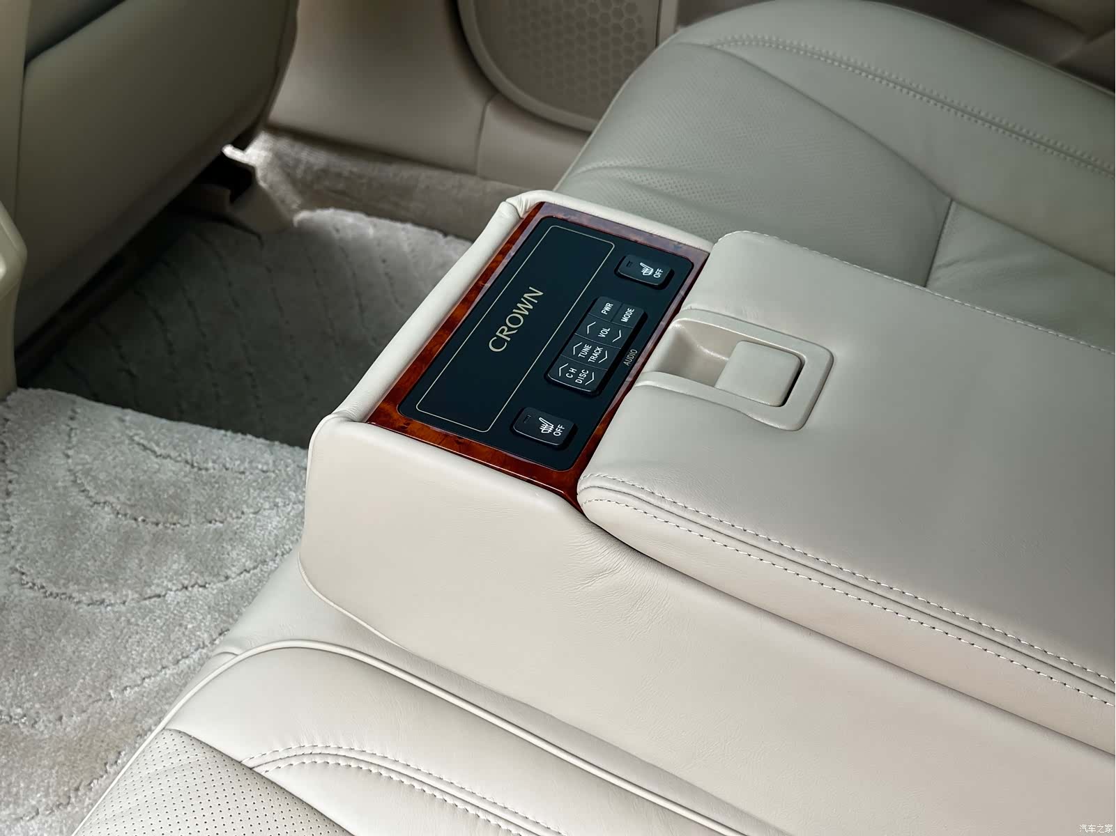 Toyota Crown, 2008 28