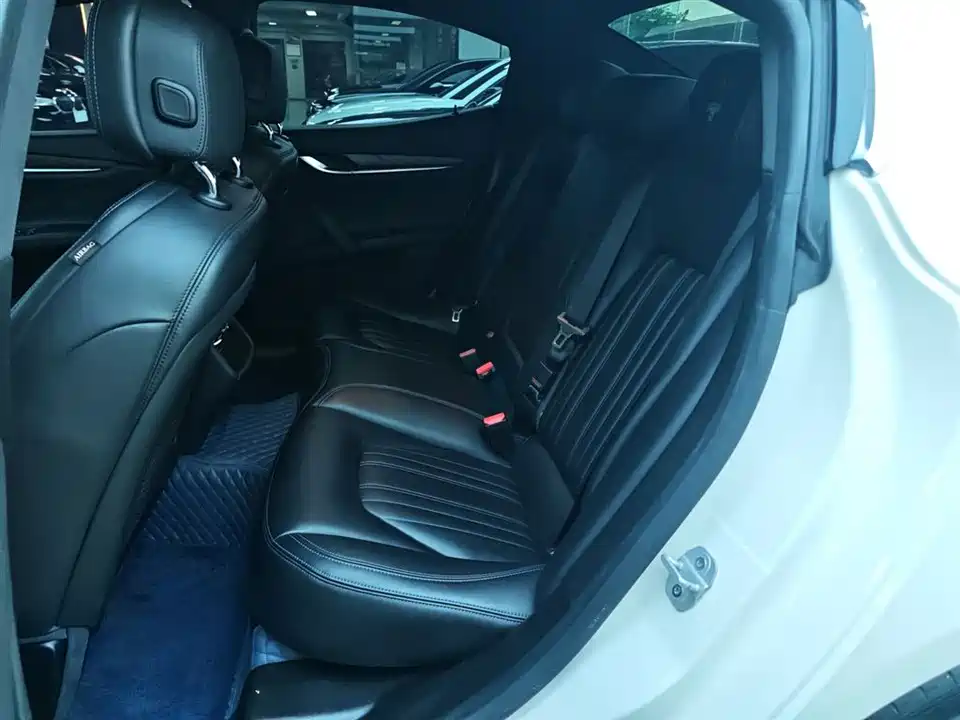 Maserati Ghibli Maserati Ghibli