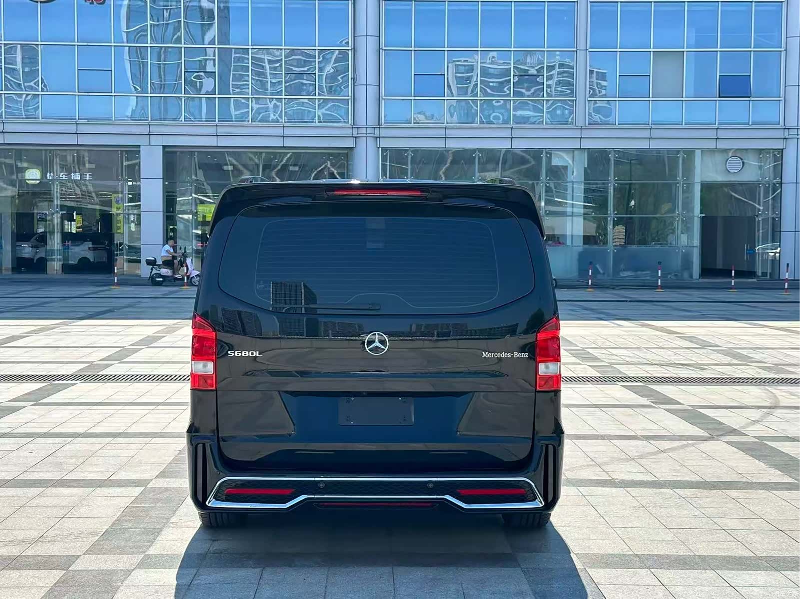 Mercedes-Benz 7, 2025 7
