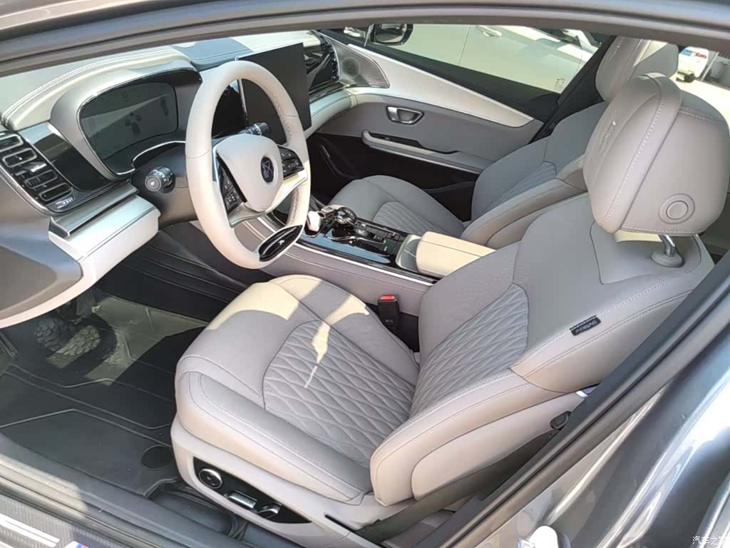 BYD Han, 2025 15