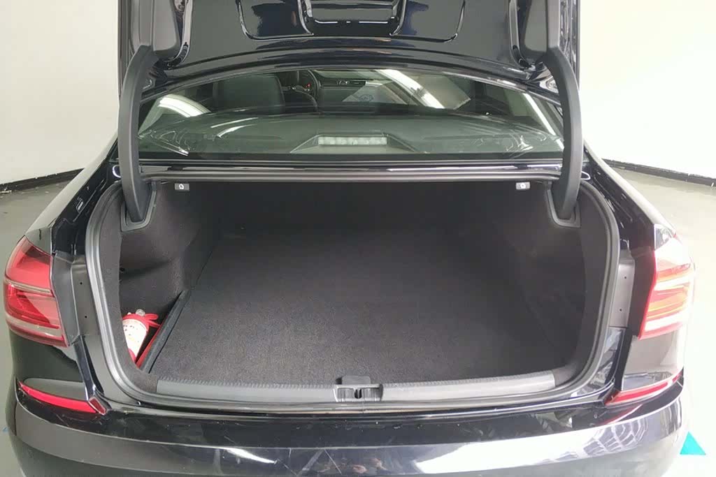 Volkswagen Passat, 2019 4