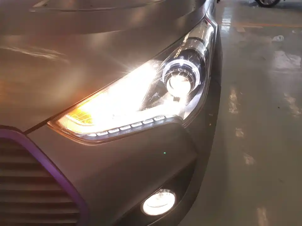 Hyundai Veloster