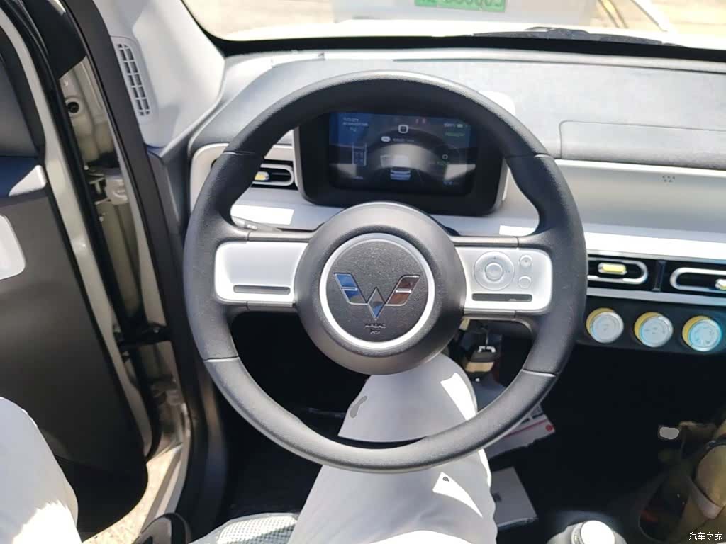 Wuling MINIEV, 2026 11