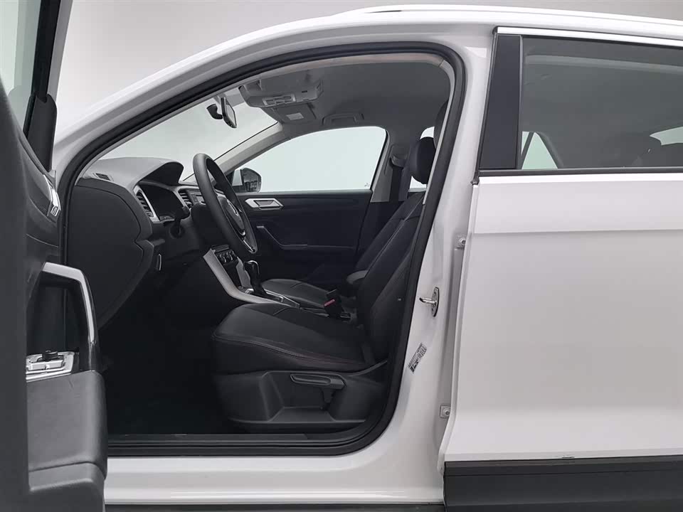 Volkswagen T-ROC exploring Songs