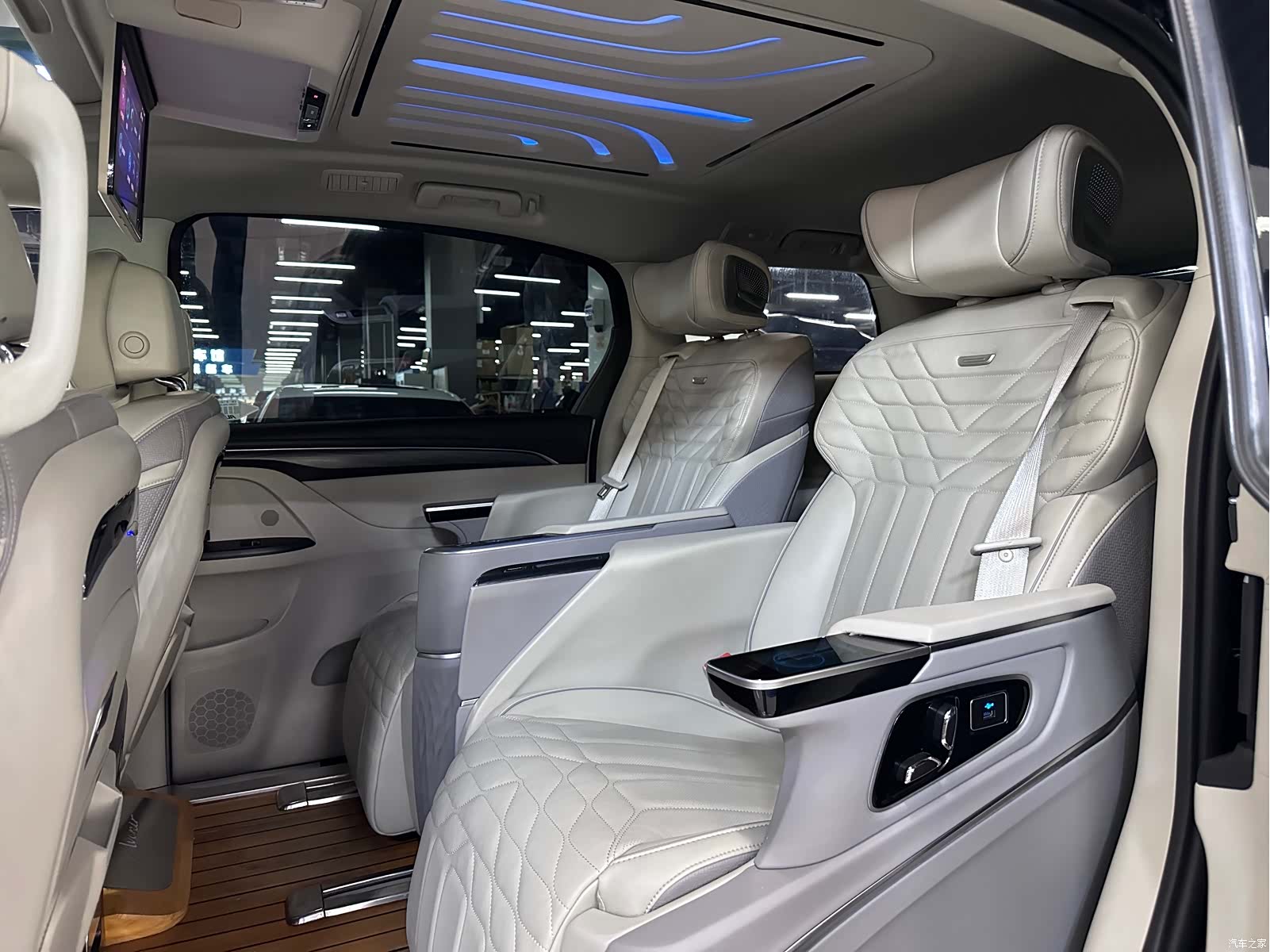Buick GL8, 2021 6