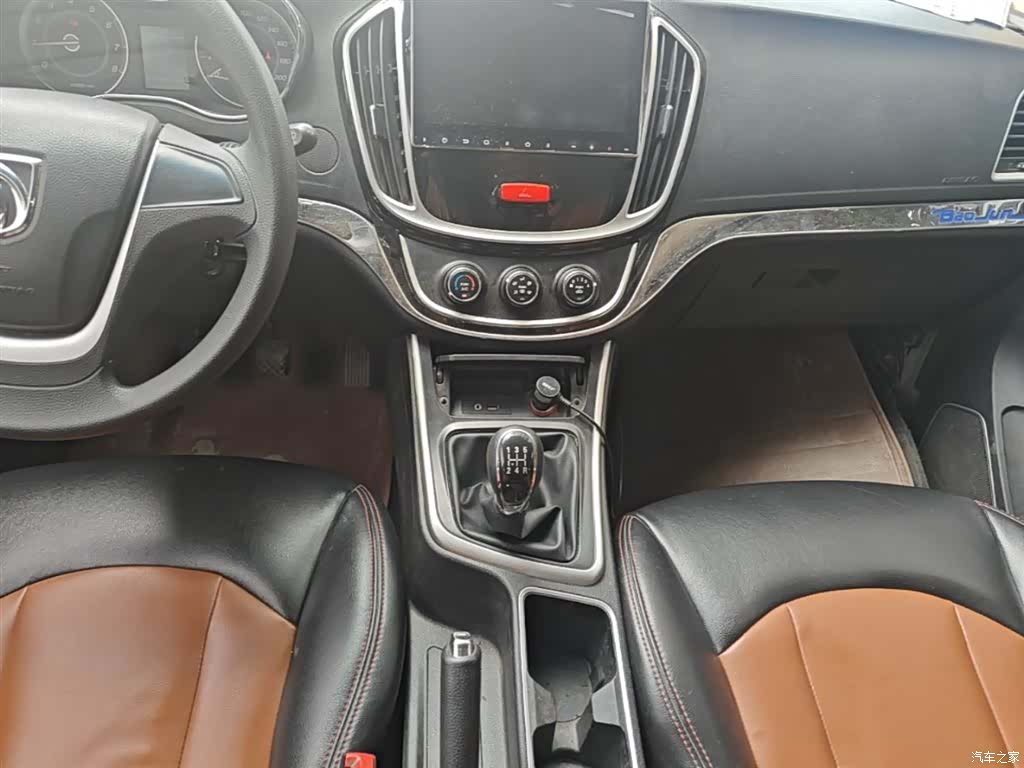 Wuling 560, 2016 14