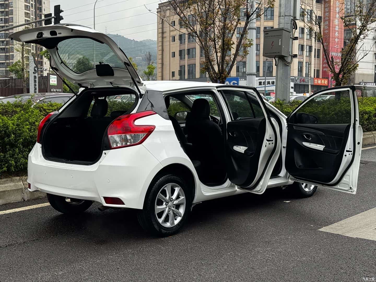 Toyota YARiS L, 2015 22