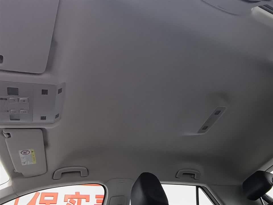 Volkswagen T-ROC exploring Songs