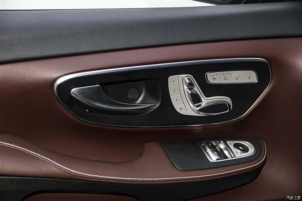 Mercedes-Benz V-Class, 2023 28