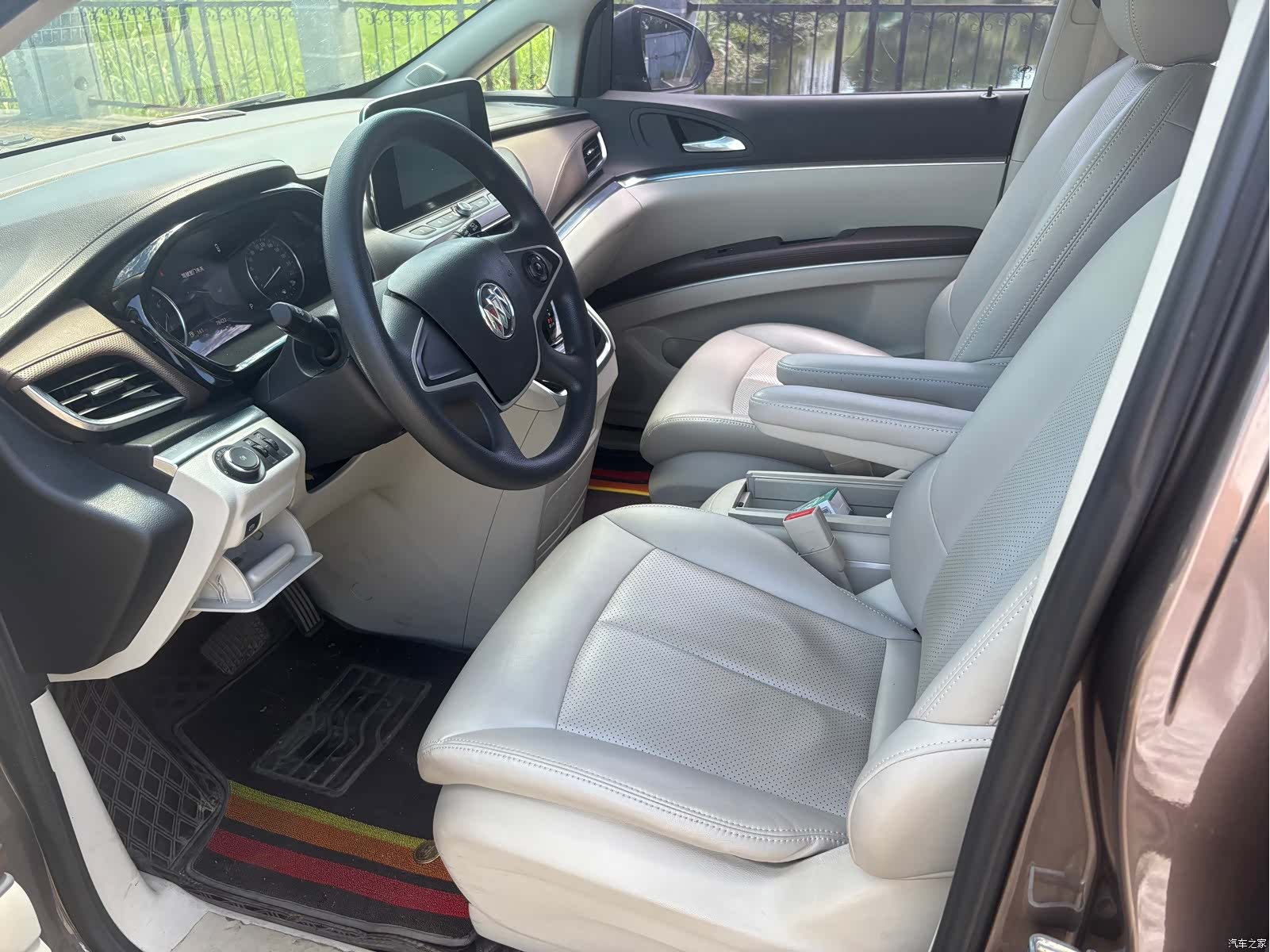 Buick GL8, 2022 все фото