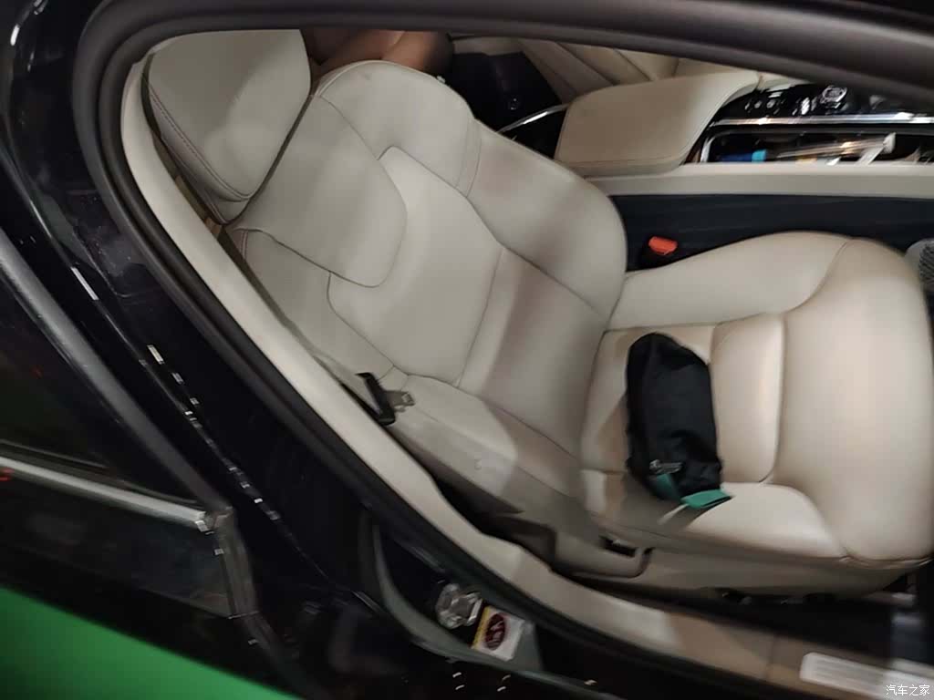 Volvo S90, 2019 25