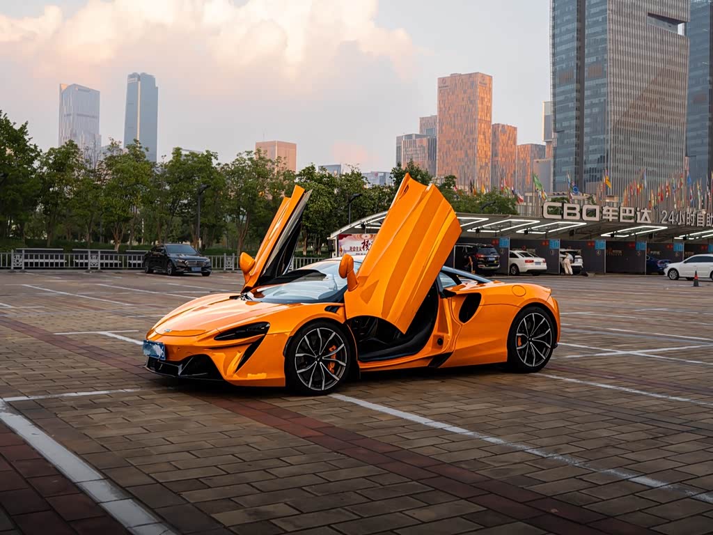 McLaren Artura 2023 3.0T Hybrid