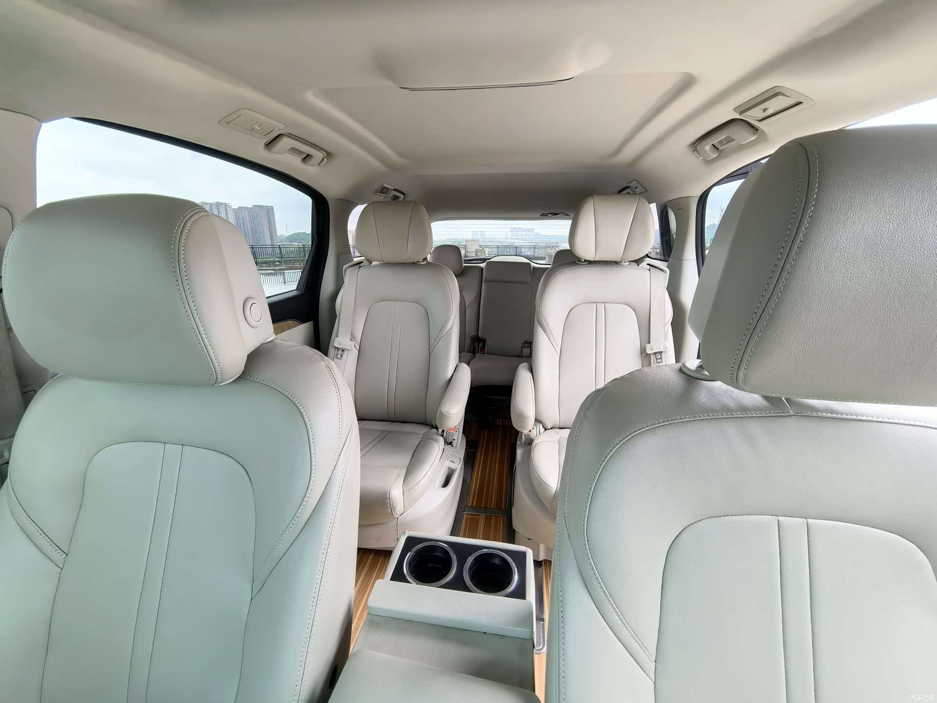 Buick GL8, 2019 9