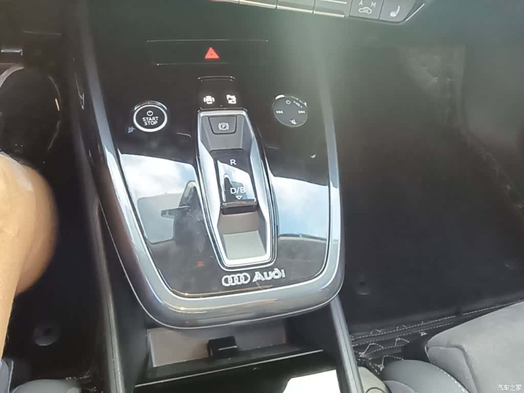 Audi Q4 e-tron, 2023 14
