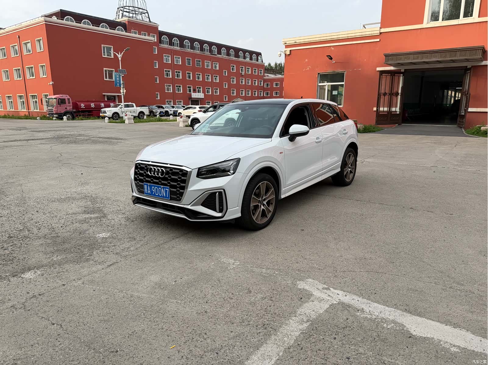 Audi Q2L, 2022 1