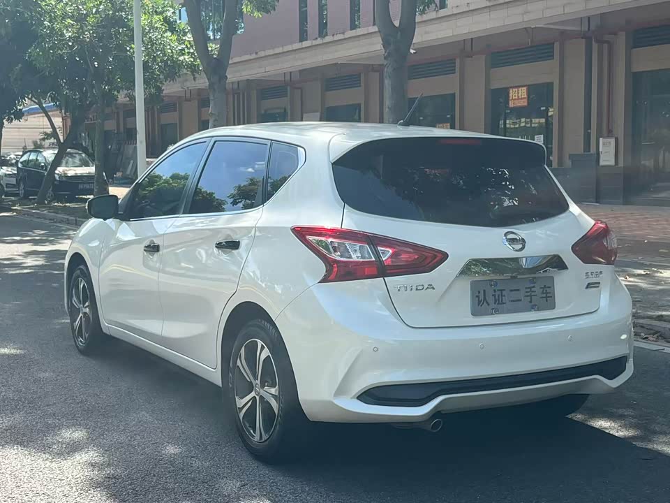 Nissan TIIDA