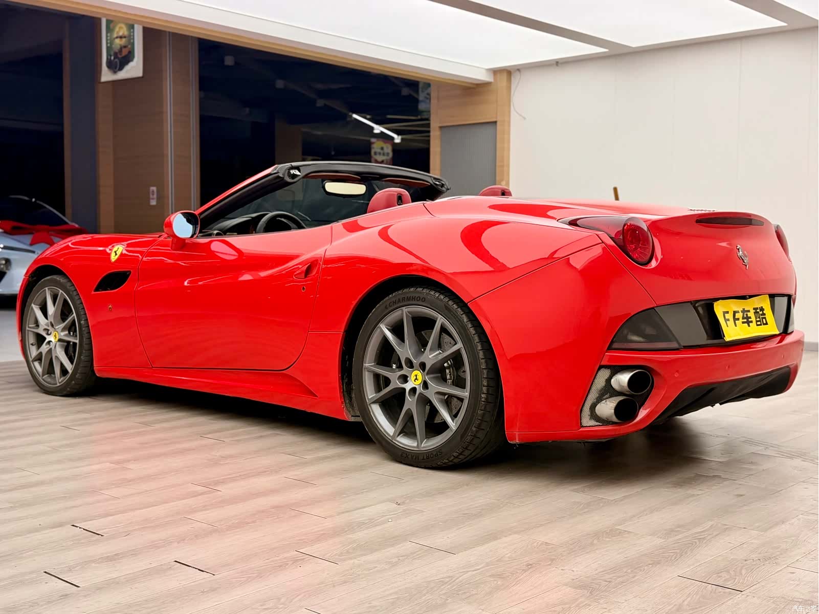 Ferrari California, 2011 6