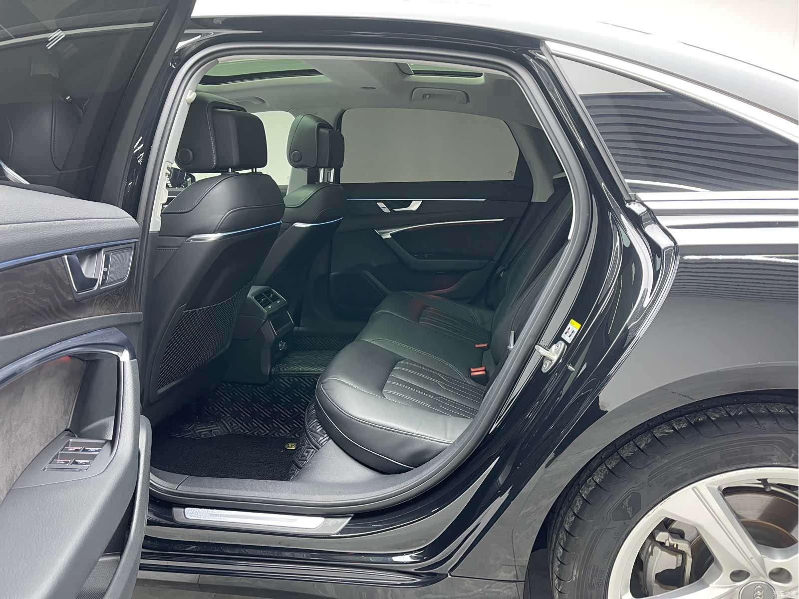 Audi A6L, 2019 17