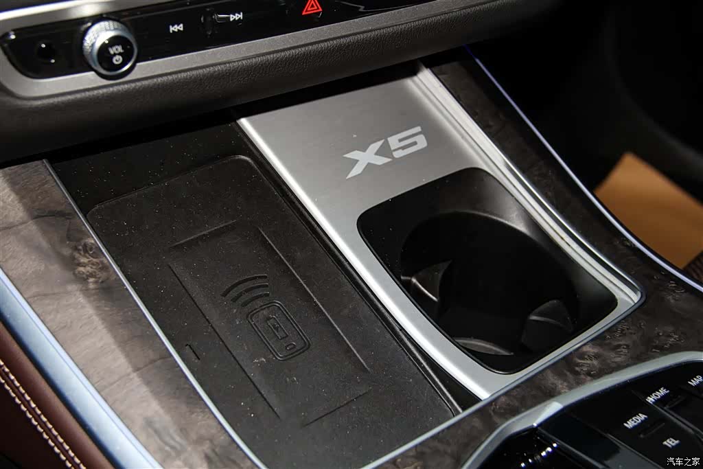 BMW X5, 2024 22