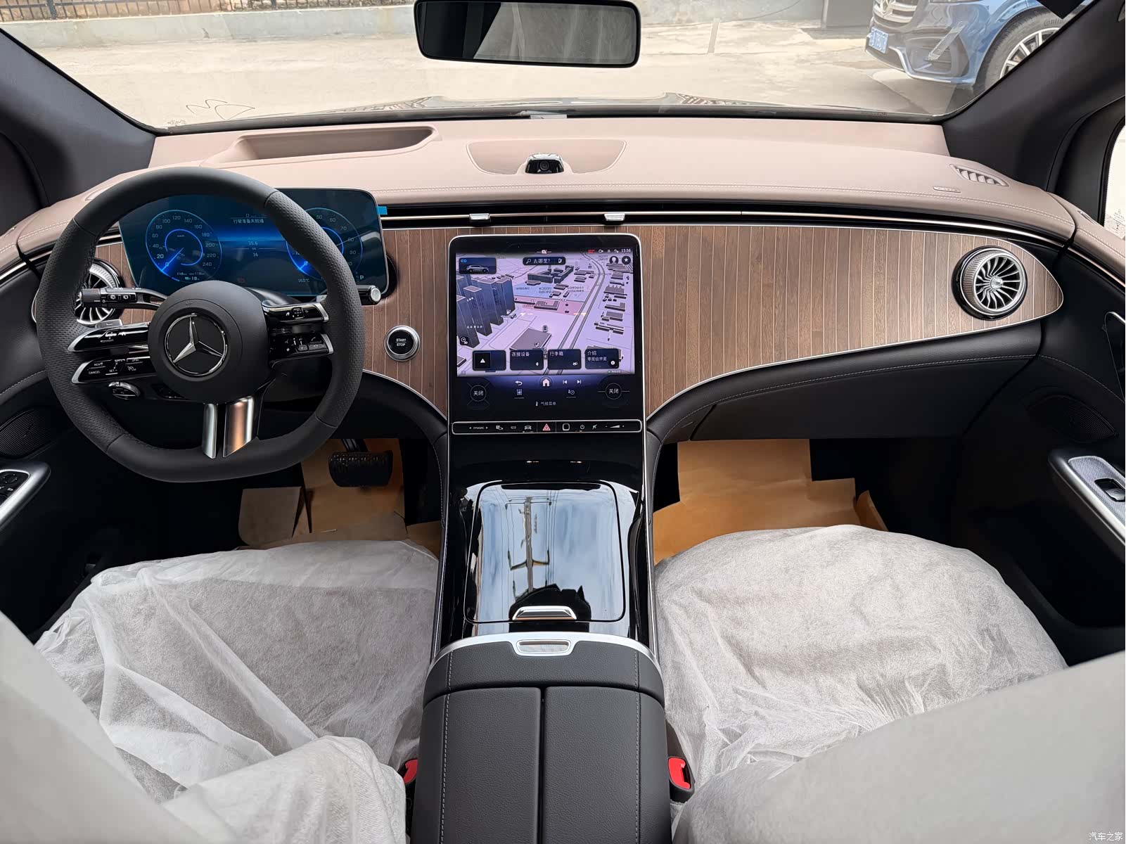 Mercedes-Benz EQE, 2025 23