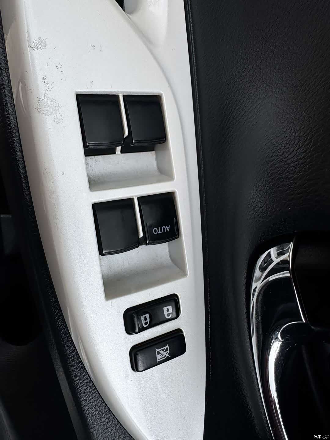 Toyota YARiS L, 2015 18