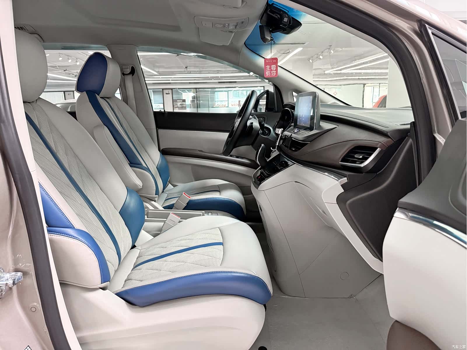 Buick GL8, 2022 9