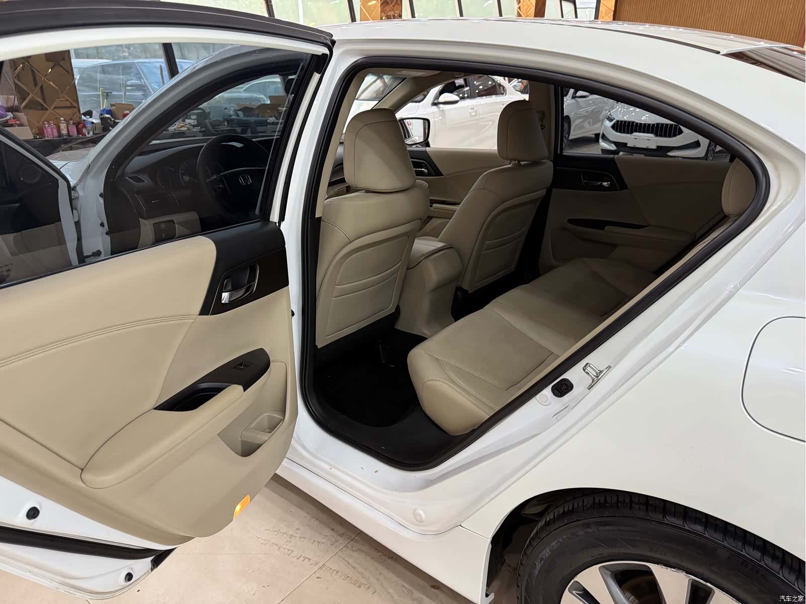 Honda Accord, 2015 11