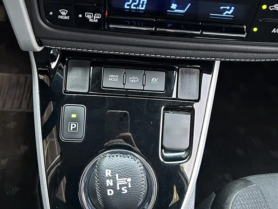 Toyota Corolla dual engine E+ Toyota Corolla dual engine E+