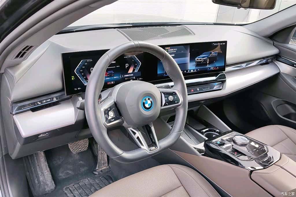 BMW i5, 2025 14